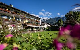 Parkhotel Wallgau 4 Sterne Superior Alpenjuwel mit Spa Genuss, Golf&Wellness in der Karwendel-Region Tradition trifft Eleganz im stilvollen Rückzugsort